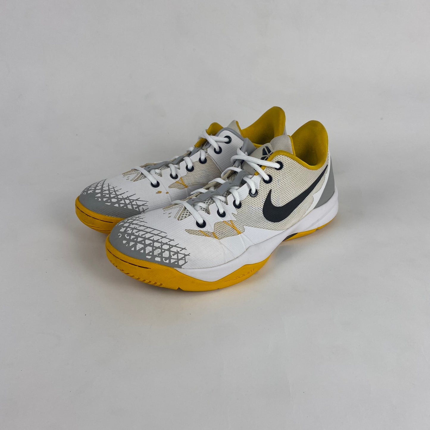 Kobe Venomenon 'White University Gold' (Size 13)